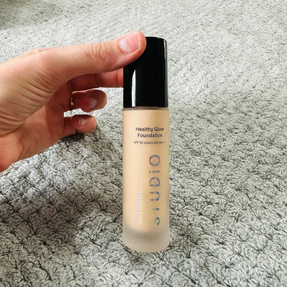 Amway Artistry STUDIO Healthy Future Glow Foundation SPF 15 Shade #3 30ML Light